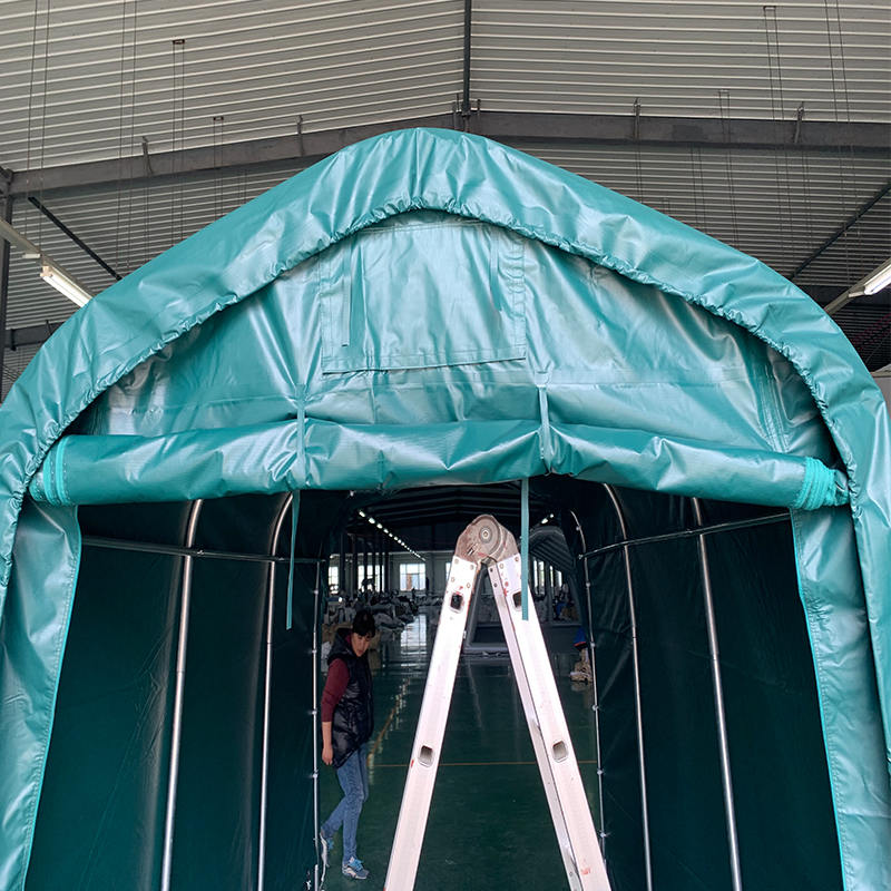 Cổng ô tô di động có mái che PVC 2.4x3.6 chống mưa