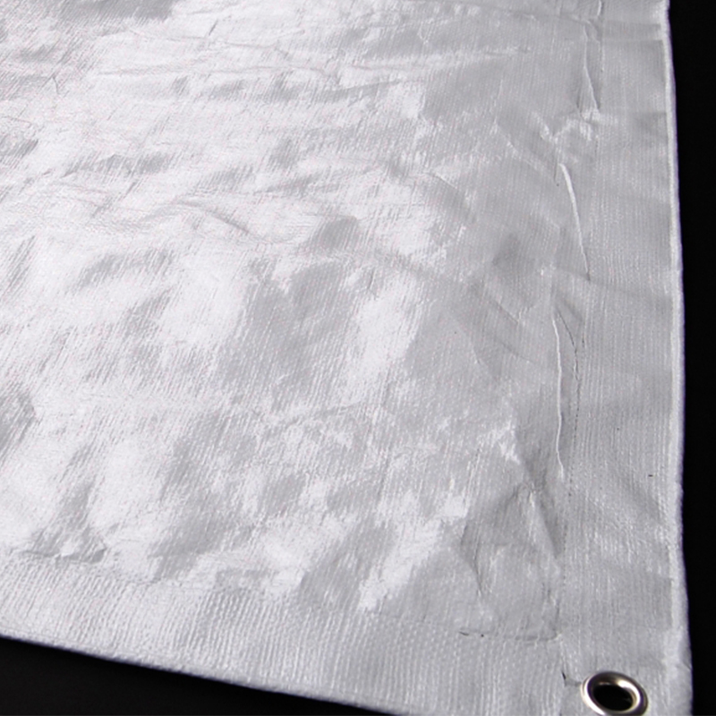 Bạt nhựa dẻo gia cố 4x5m cho nơi trú ẩn tạm thời