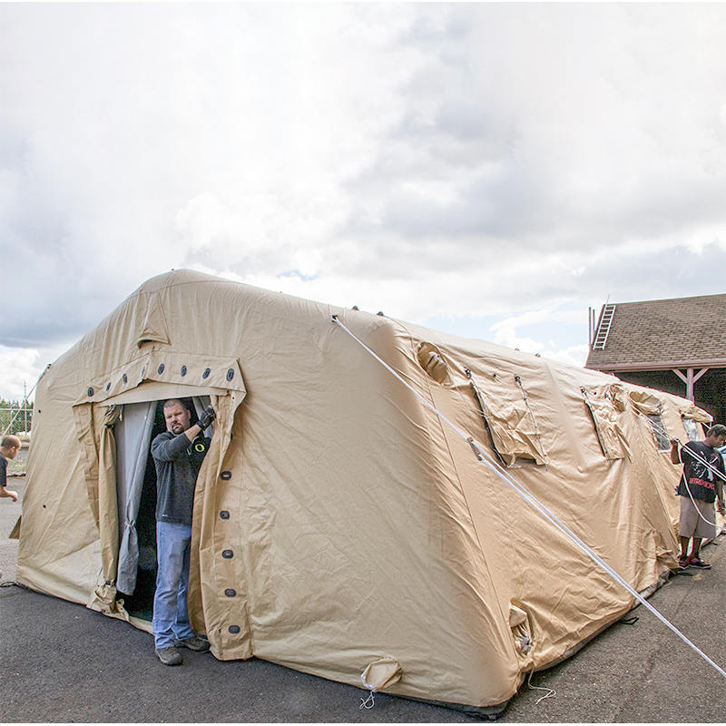 5,6x9,95m Nơi trú ẩn triển khai nhanh trung bình đa năng Lều bơm hơi áp suất thấp